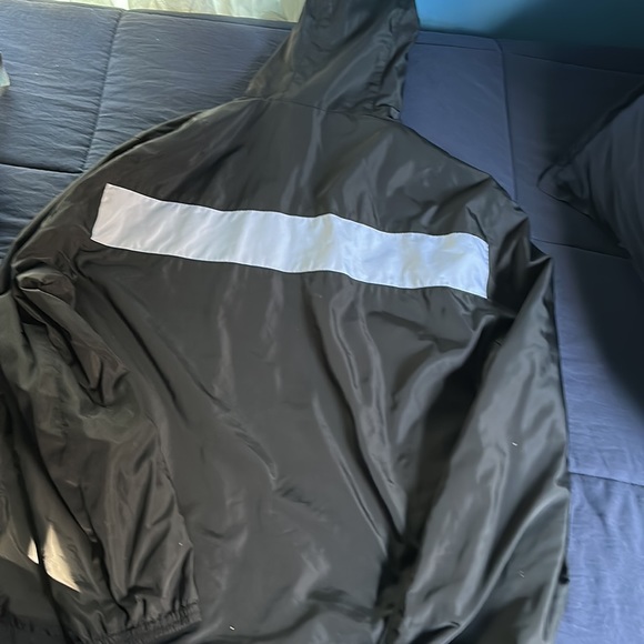 Black Calvin Klein large wind protector / water resistant size large. 10/10 - Picture 4 of 4
